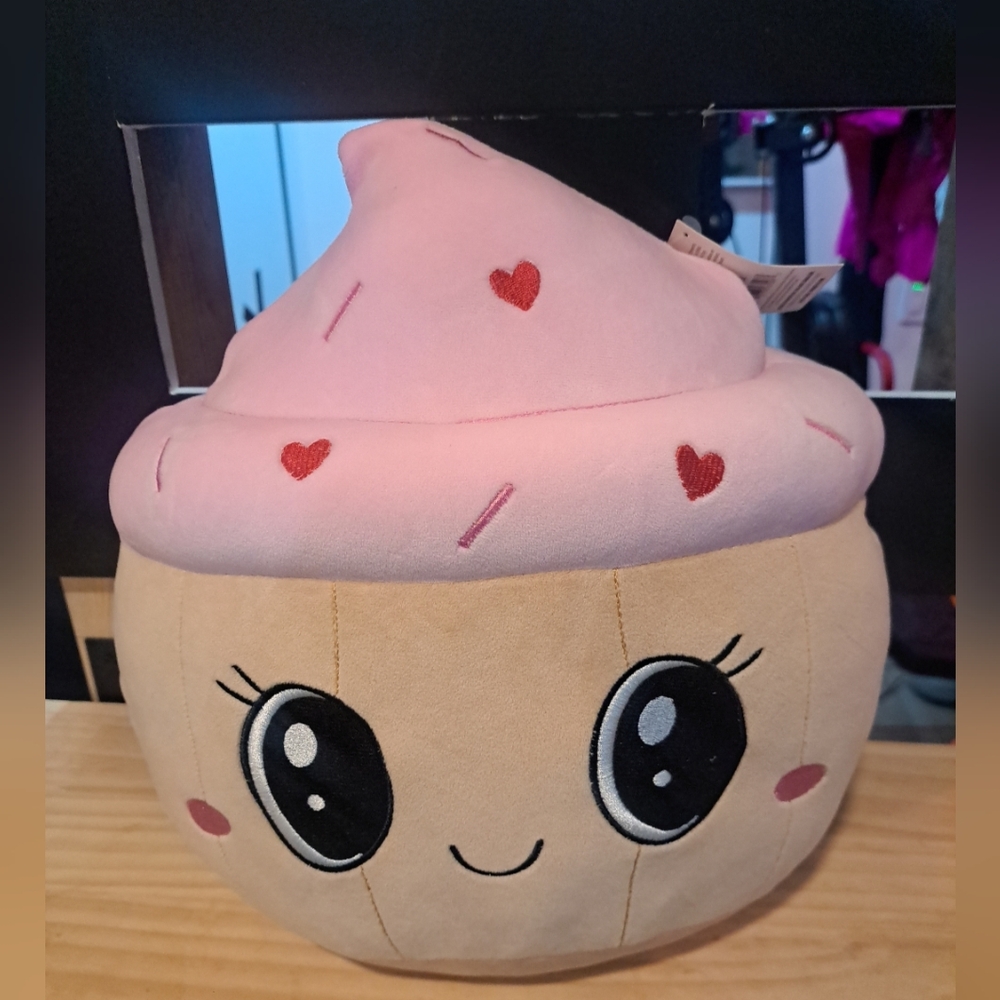 Brand New Cute 13inch Pink Cupcake Plush Pillow